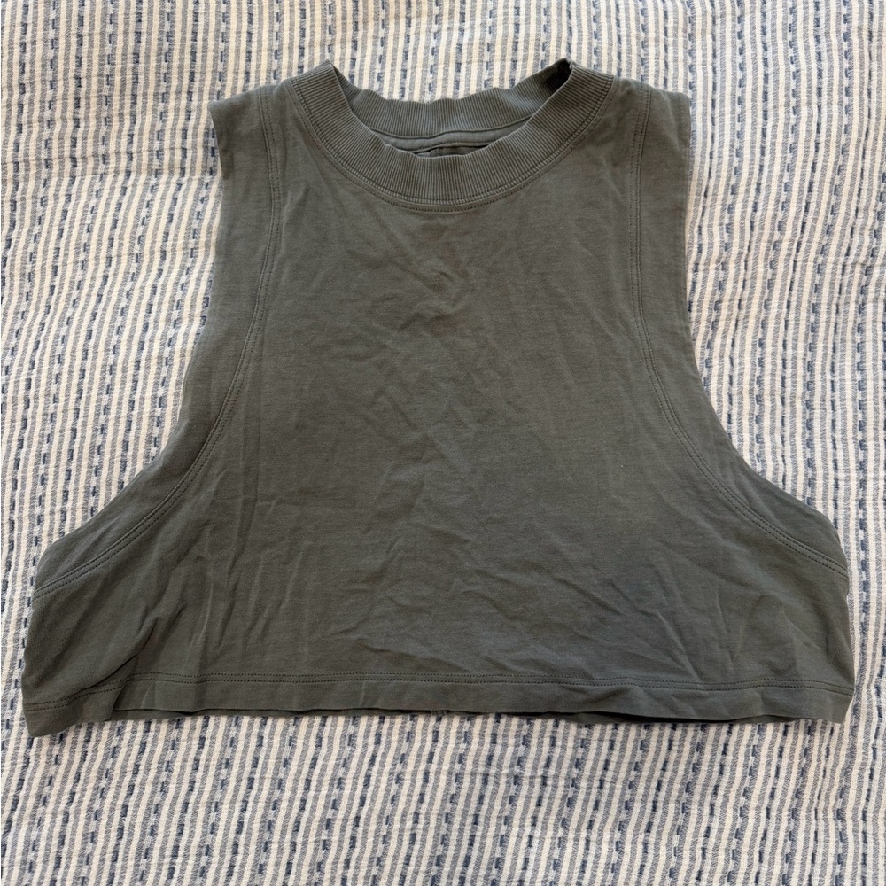 Lululemon cropped tank